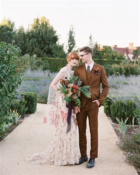 Outdoor Fall Wedding Attire