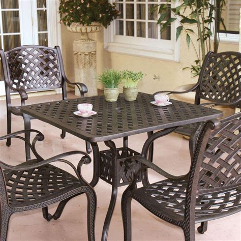 Elisabeth 4person Cast Aluminum Patio Dining Set with 48" Round