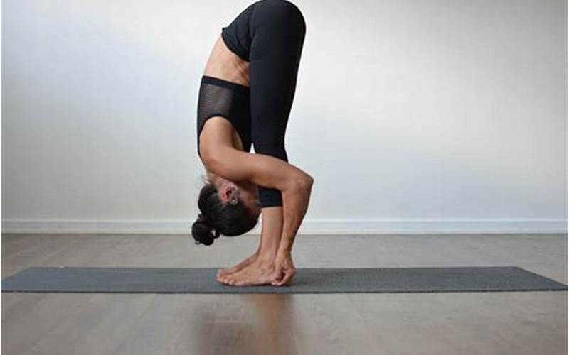Pada Hastasana: Gerakan Yoga Untuk Meningkatkan Fleksibilitas Tubuh