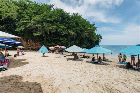 Padang Beach vendors