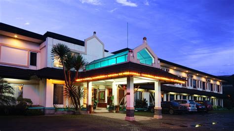 Padma Hotel Cisarua