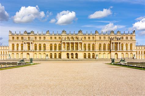 From Paris to Versailles: Palace & Gardens Review with Transportation