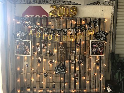 Pallet Wall Graduation