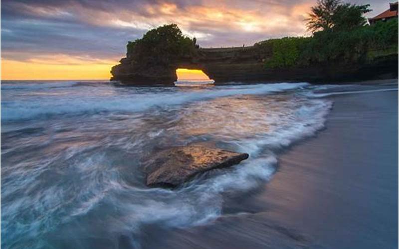 Pantai Canggu Batu Bolong: Keindahan Pantai Di Bali Yang Memukau
