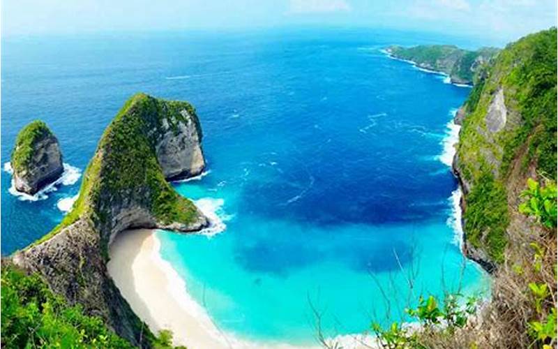 Pantai Nusa Penida: Pesona Laut Pulau Bali Yang Belum Tersentuh
