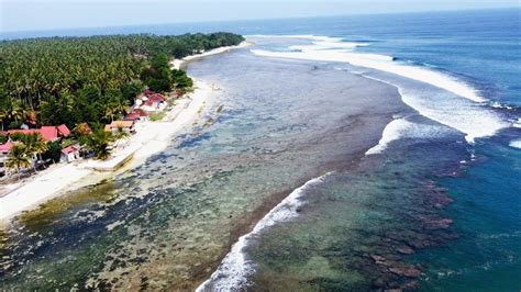 Pantai Tanjung Setia Lampung