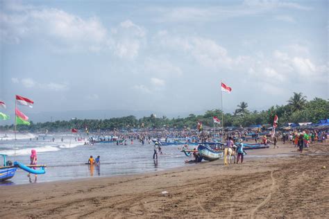 Pantai Terdekat di Jawa Barat