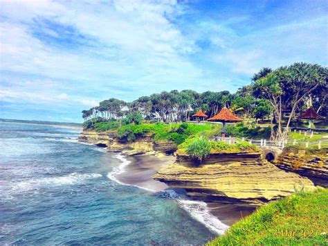 Pengalaman Wisata Terbaik di Pantai Batu Hiu: Keindahan Alam yang Spektakuler