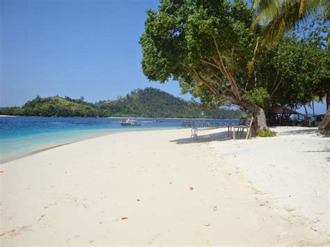 Pantai Carita Pasir Putih Indonesia