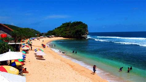 Pantai Kukup Yogyakarta