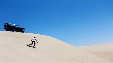 Paracas sandboarding