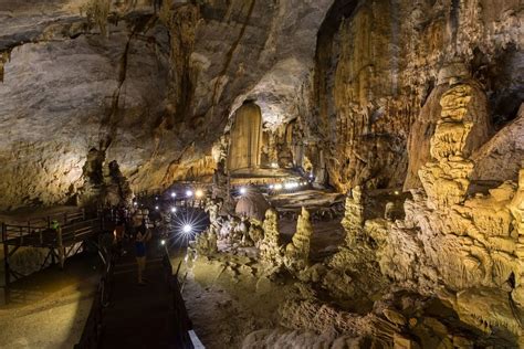 Paradise Cave Setting
