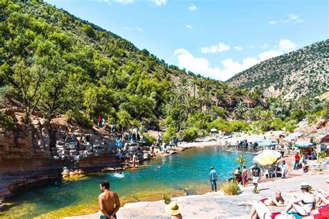 Paradise Valley crowds