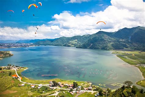 Paragliding Fewa Lake