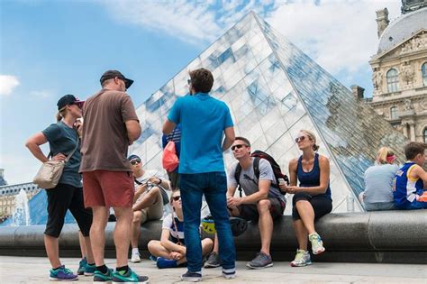 Paris Tour Group Size
