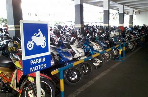Parkir Mobil dan Motor Pasar Raya Bandung