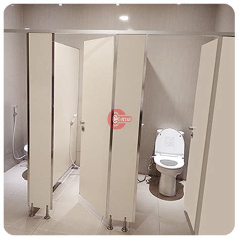 Partisi Toilet Liwa - Desain Elegan