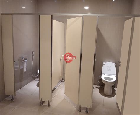 Partisi Toilet Liwa - Pemasangan yang Mudah