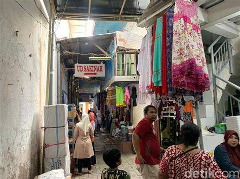 Pasar Slompretan Surabaya