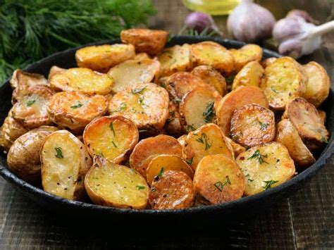 Patatas al horno asadas, la guarnición ideal (o aperitivo) Recetas de