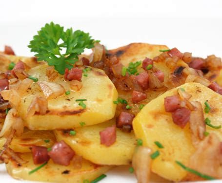 Ricetta Insalata di patate alla tedesca - La Cucina Italiana