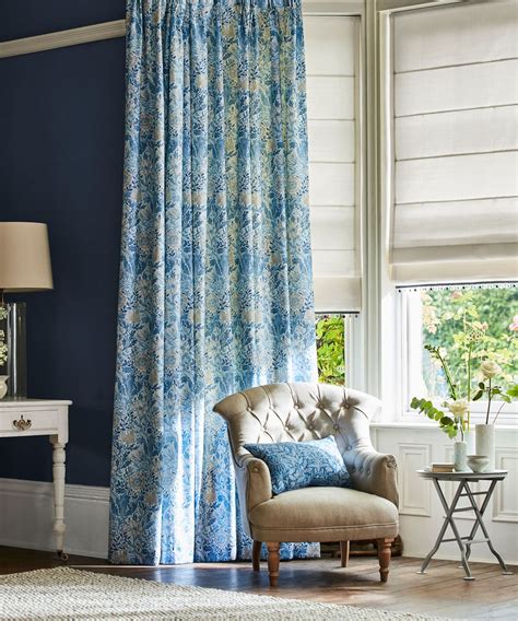 Patterned Drapes for a Stunning Living Room