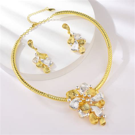 Pearl Jewelry in Dubai