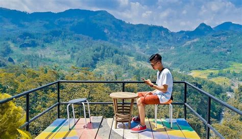 Pemandangan Bukit Asmara Indonesia