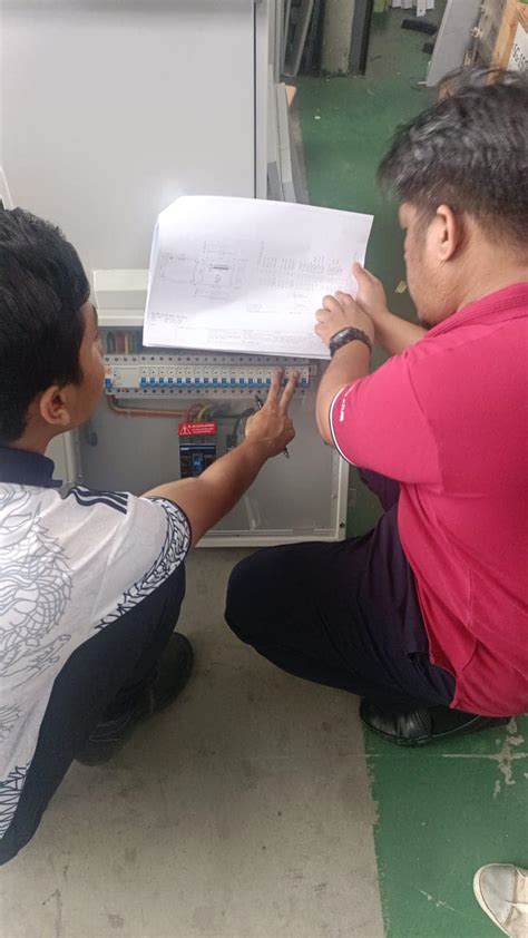 Panduan Maintenance Rutin untuk Batching Plant, Pemeriksaan Peralatan Elektrikal