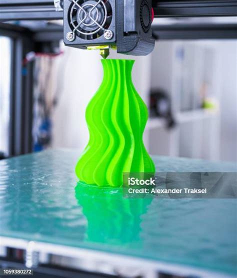 Ilustrasi Teknologi Pencetakan 3D Masa Depan Tahun 2030