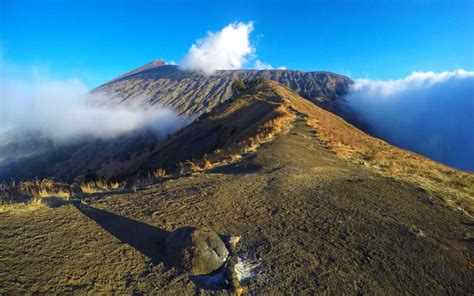 Pendakian Gunung Rinjani 3.726 mdpl via Sembalun Senaru Manusia Lembah