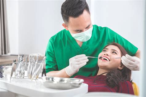 Pengobatan gigi berlubang oleh dokter gigi