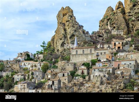Pentedattilo ghost village