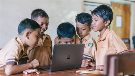 Pentingnya Pengenalan Kebudayaan Inggris dalam Pendidikan di Indonesia
