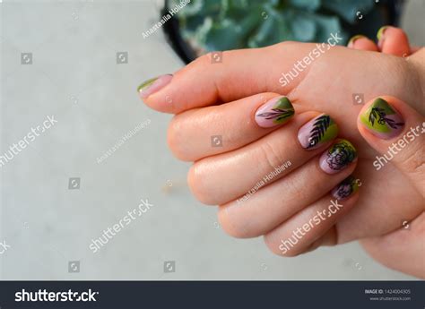 Perfect Nails Design Botanical Pattern