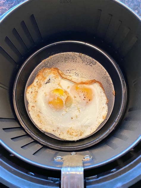 Perfectly cooked sunny side up egg in air fryer