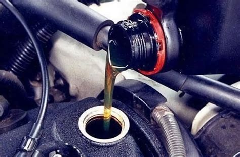 Melakukan penggantian oli sesuai dengan jadwal yang ditentukan
