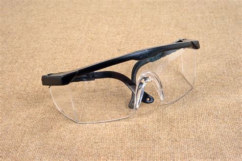 Permanent vs. Detachable Side Shields