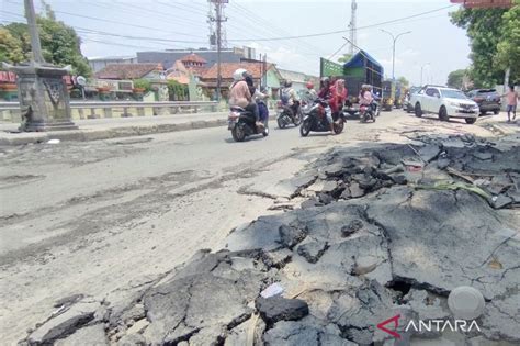 Persoalan Jalan Rusak
