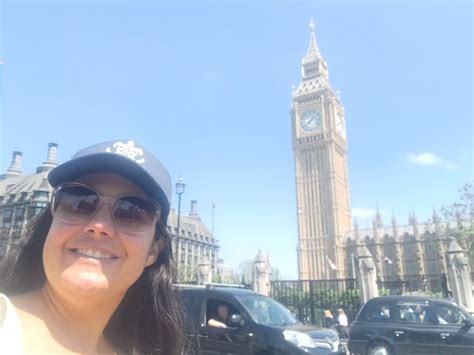 Personalized Tour Guide Experience