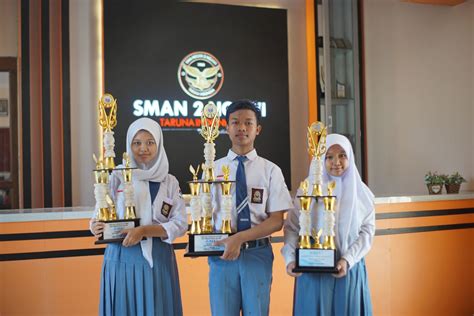 Peserta Rapper SMA 2 Menunjukkan Bakat Rap yang Luar Biasa!