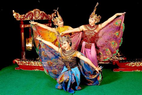 Pesona Tari Panji: Kesenian Klasik dari Jawa Barat