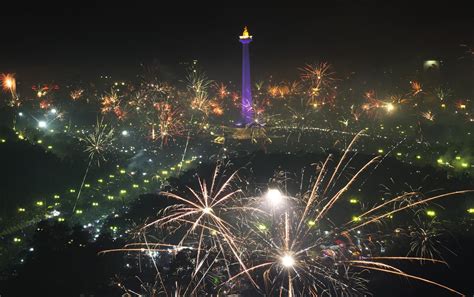 Pesta Kembang Api di Indonesia