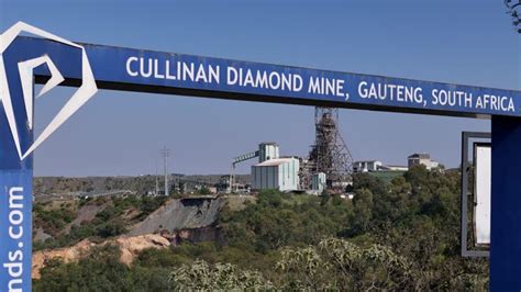 Photographing Cullinan Diamond Mine