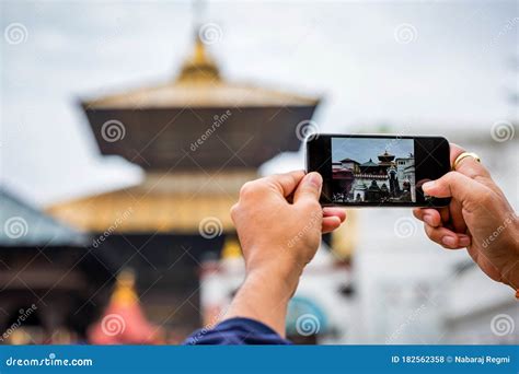 Photographing Pashupatinath