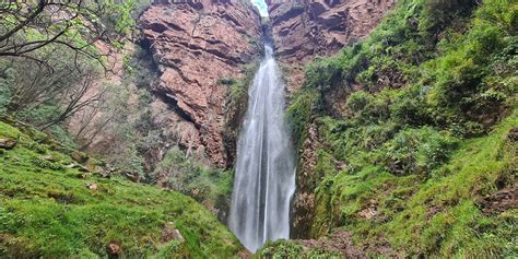 Photographing Perolniyoc