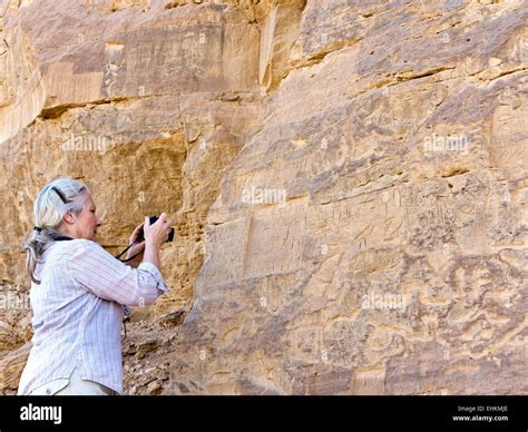 Photographing Rock Art