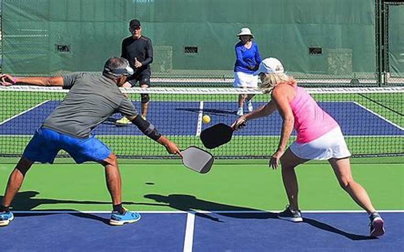 What is the Starting Score of a Doubles Pickleball Game?