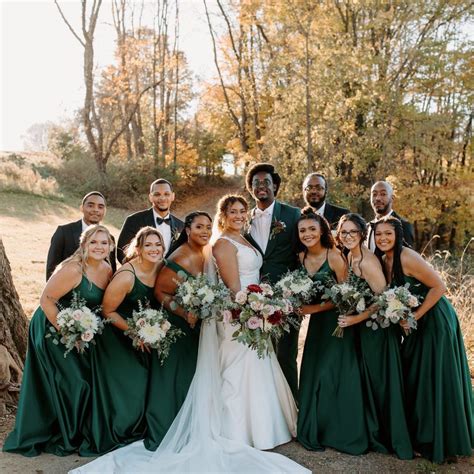 Captivating Moments: Stunning Wedding Party Pictures