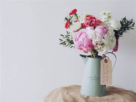 Pilih Vas Bunga yang Tepat